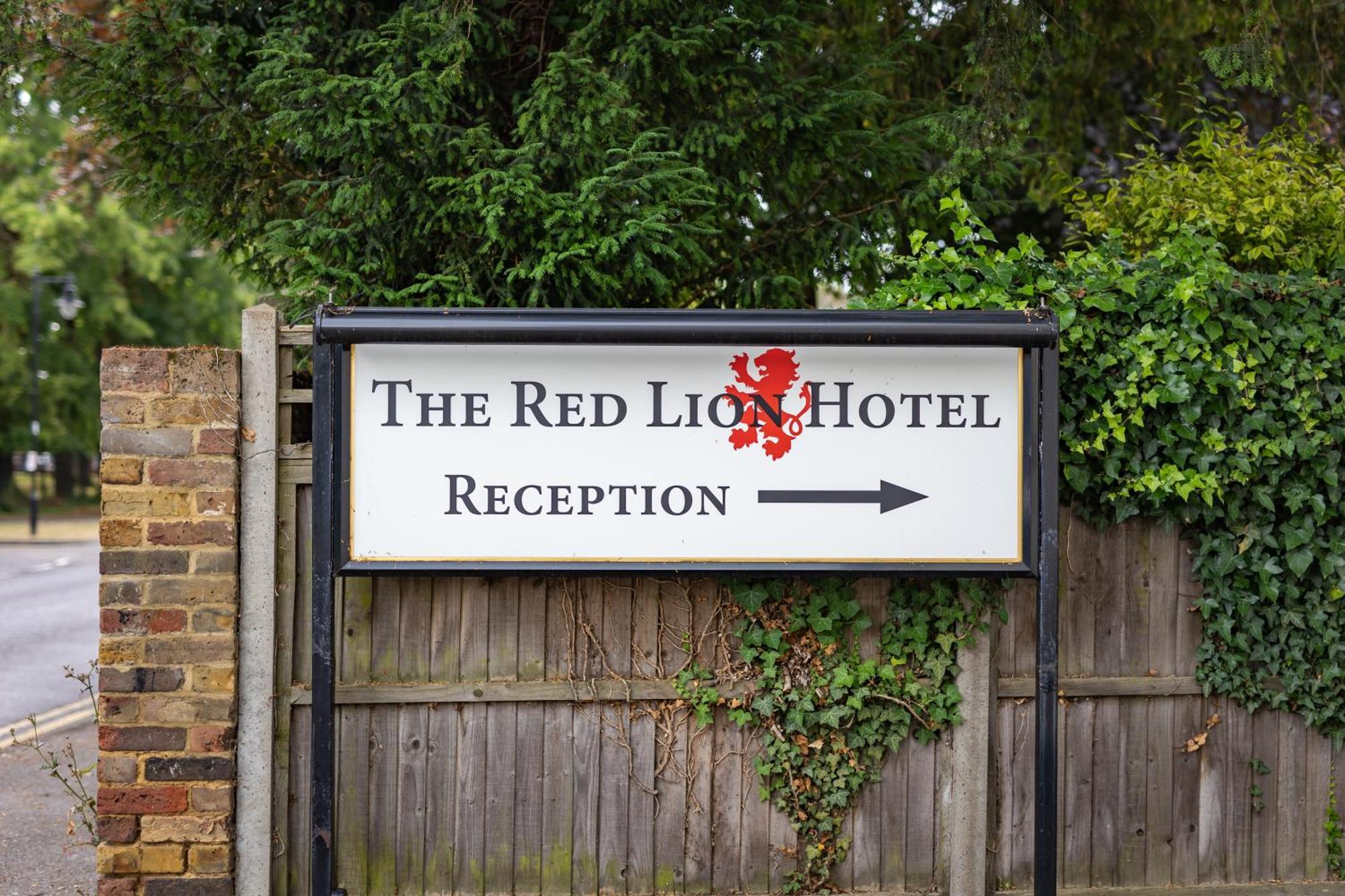 The Red Lion Hotel Hillingdon Exteriör bild