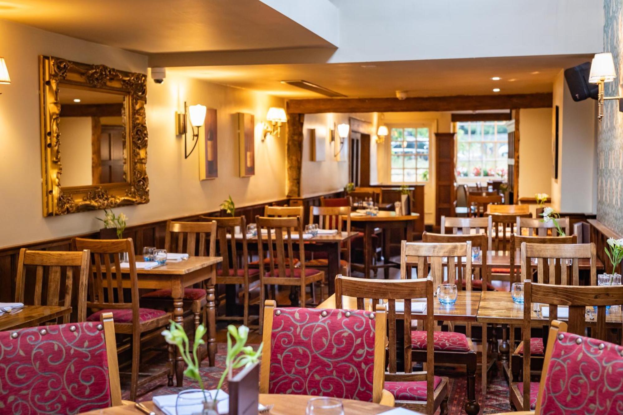 The Red Lion Hotel Hillingdon Exteriör bild