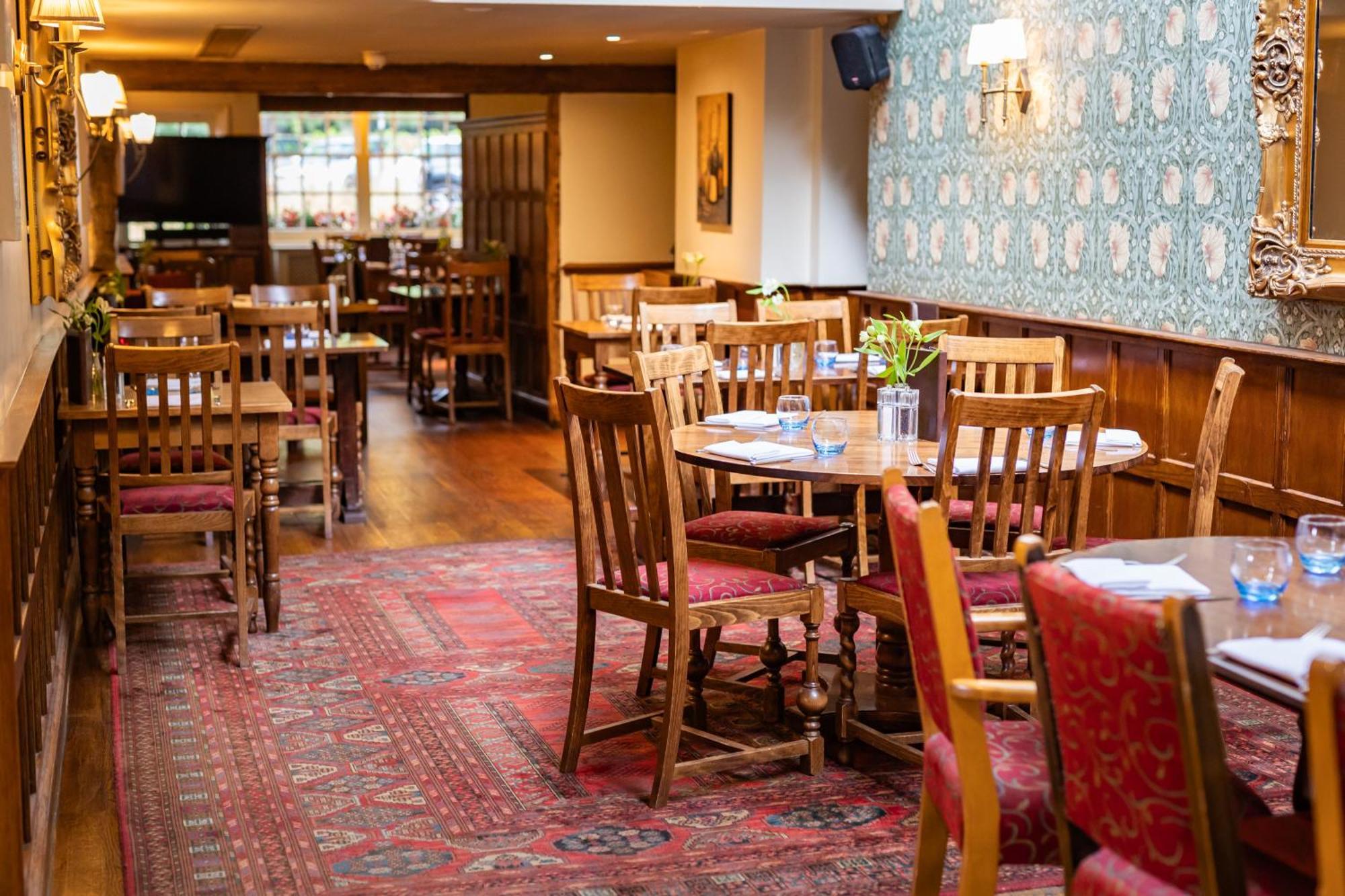 The Red Lion Hotel Hillingdon Exteriör bild