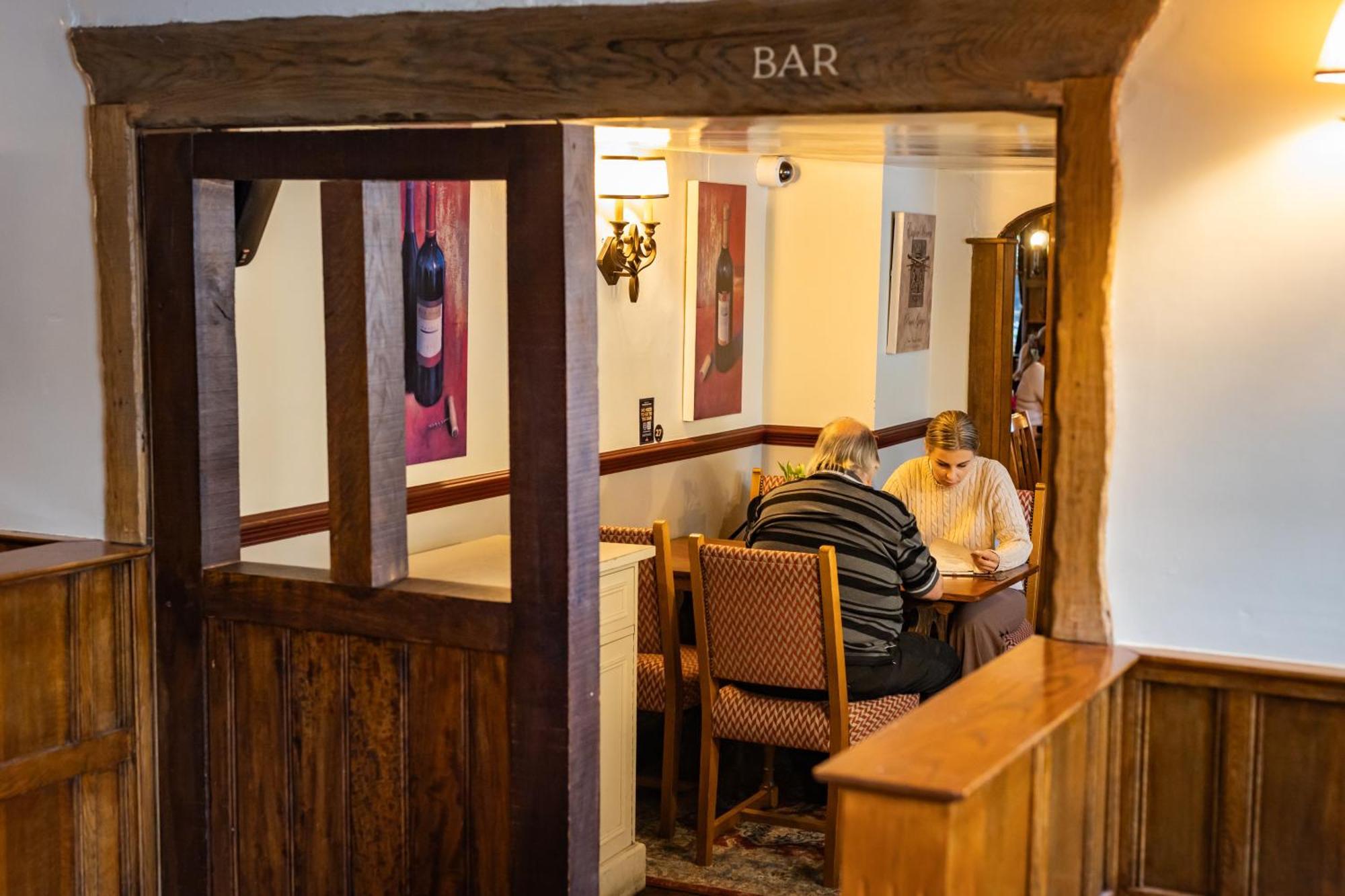 The Red Lion Hotel Hillingdon Exteriör bild